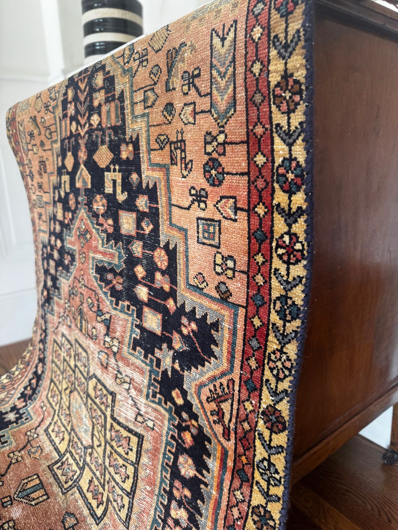 Vintage handmade Inky Diamond Medallion rug 3’8 x 5’10