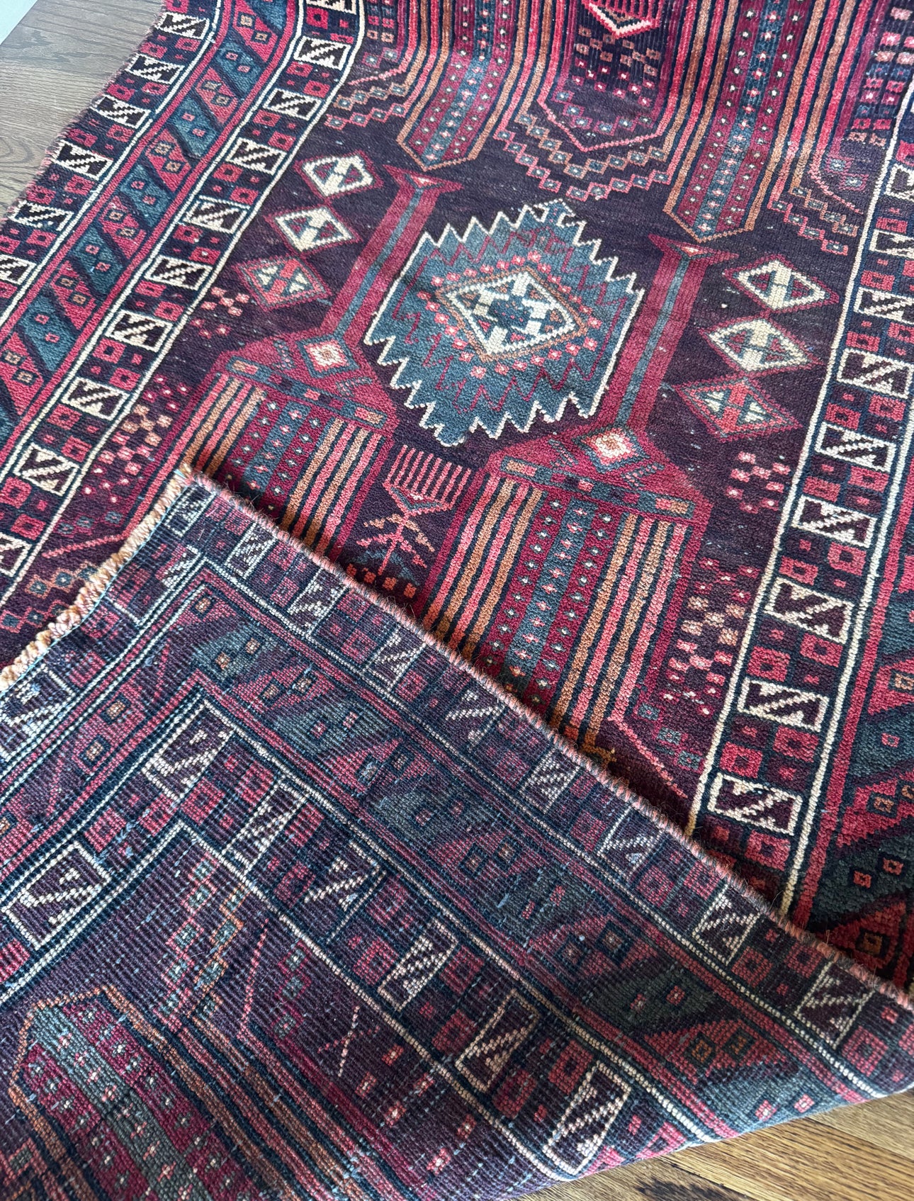 Vintage Burgundy Mirage 3’7″ × 8’4″