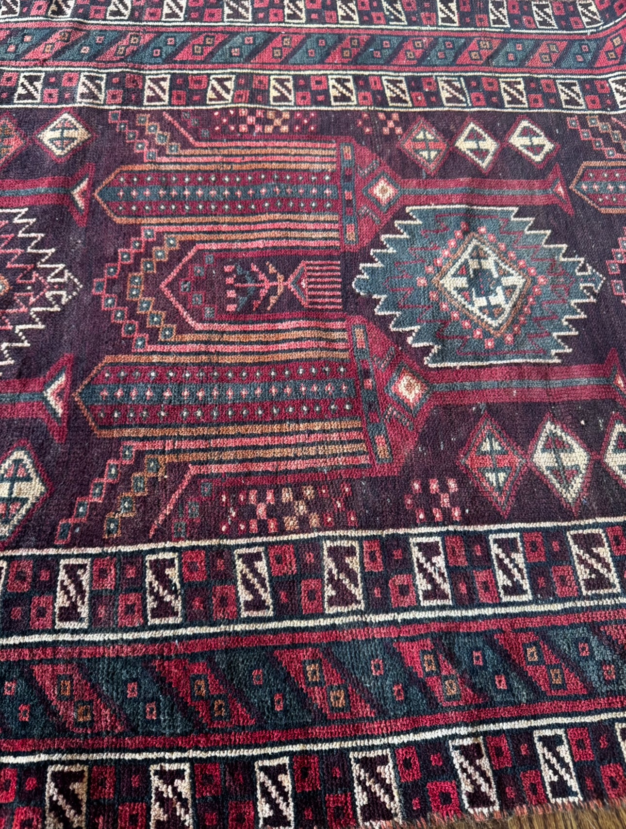 Vintage Burgundy Mirage 3’7″ × 8’4″