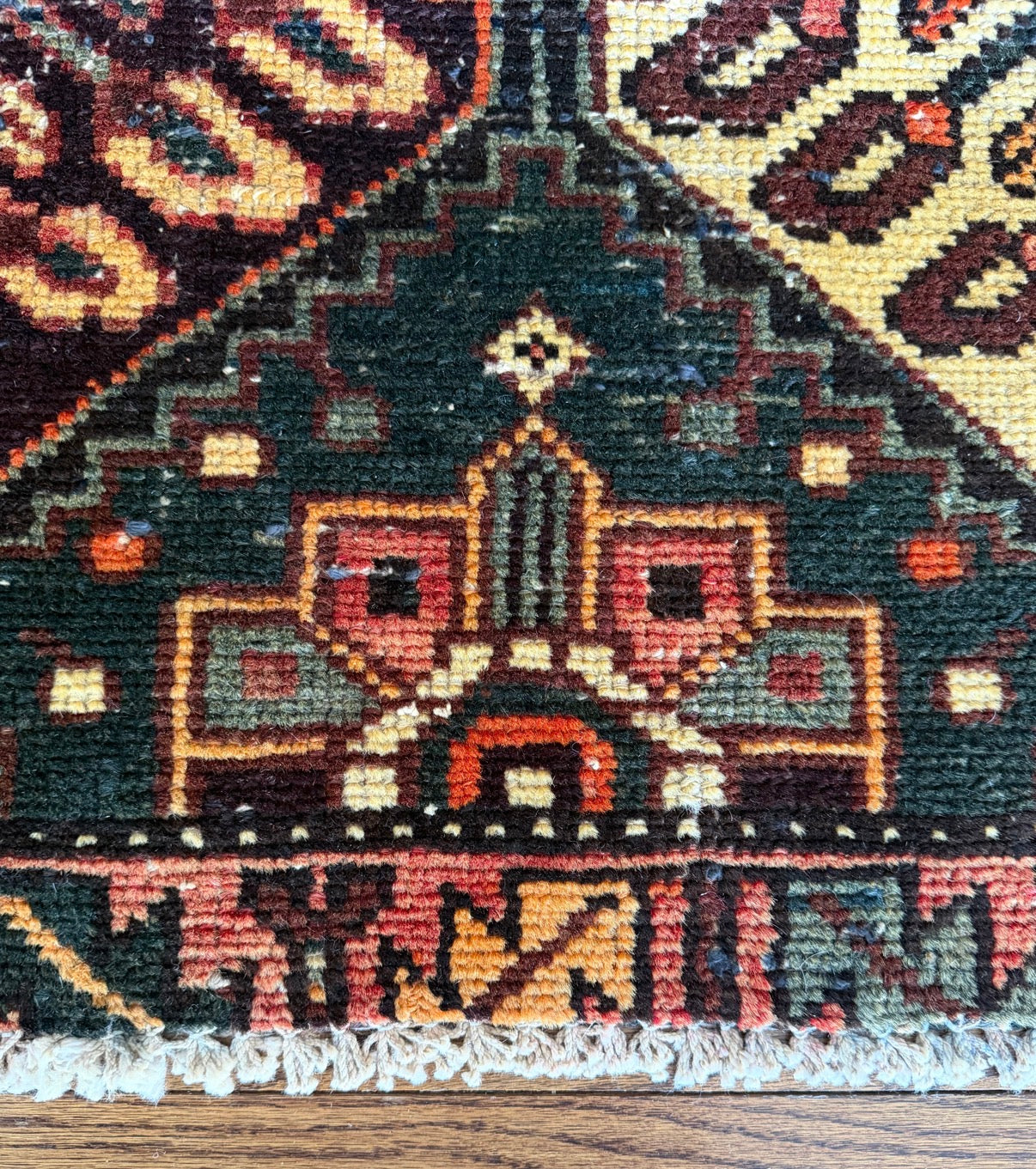 VINTAGE MOUNTAIN ORCHARD 3’5 x 4’5 circa 1945-1955