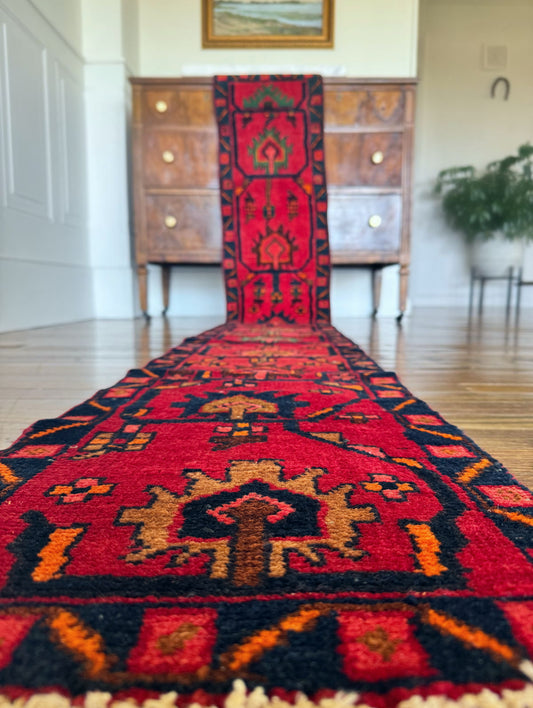 Vintage Anatolian slim runner 1’4 x 8’9