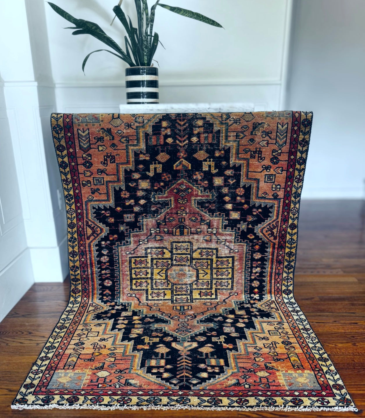 Vintage handmade Inky Diamond Medallion rug 3’8 x 5’10