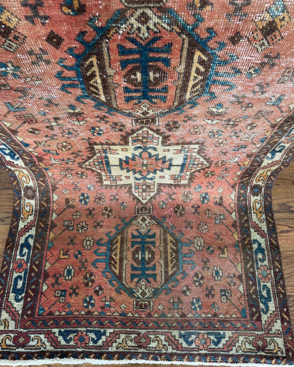 Vintage SAFFRON GARDEN 3’9 x 5’6 circa 1950-1960