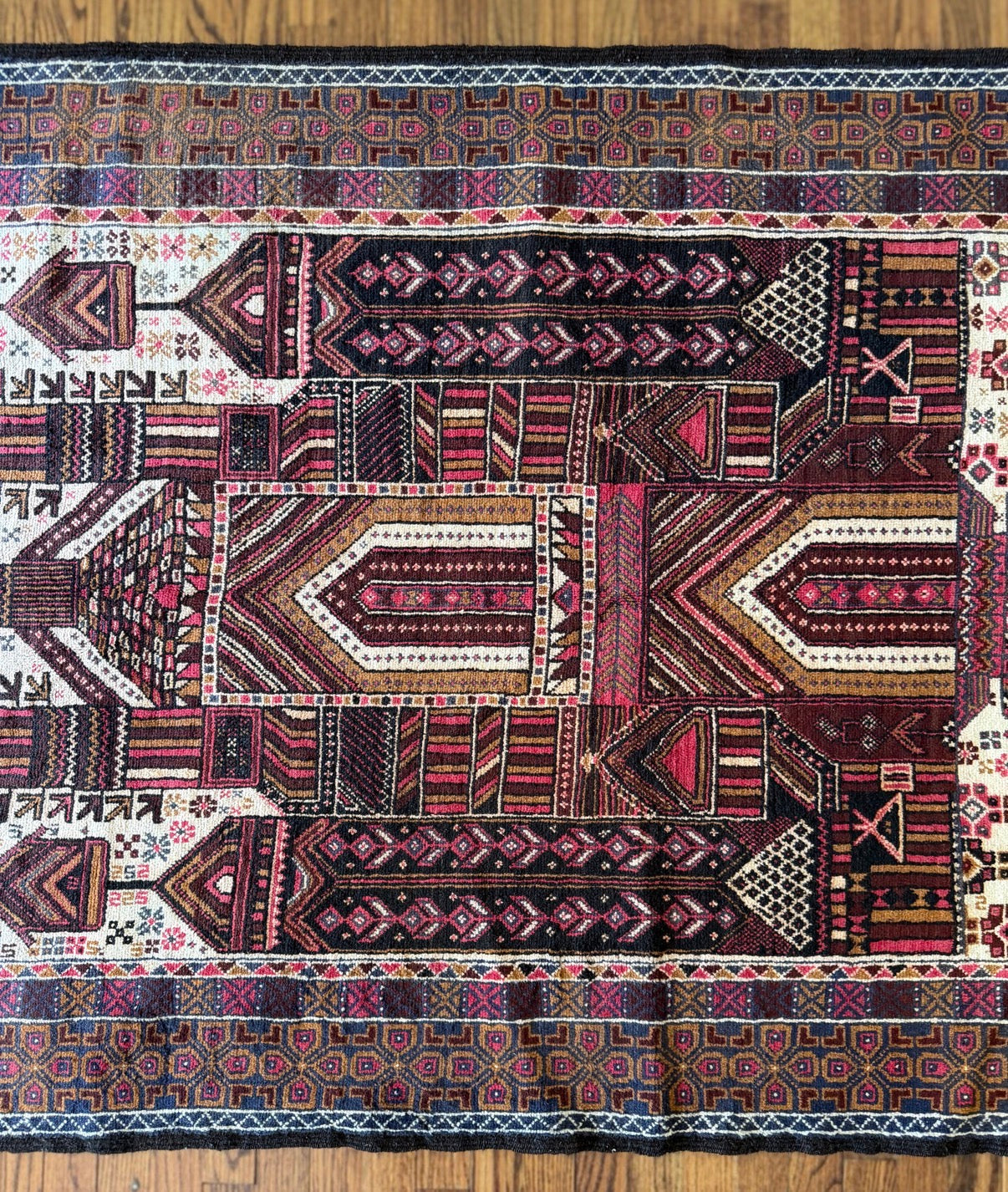 Vintage Tova Rug 4’ x 7’ Circa 1970s–1980s