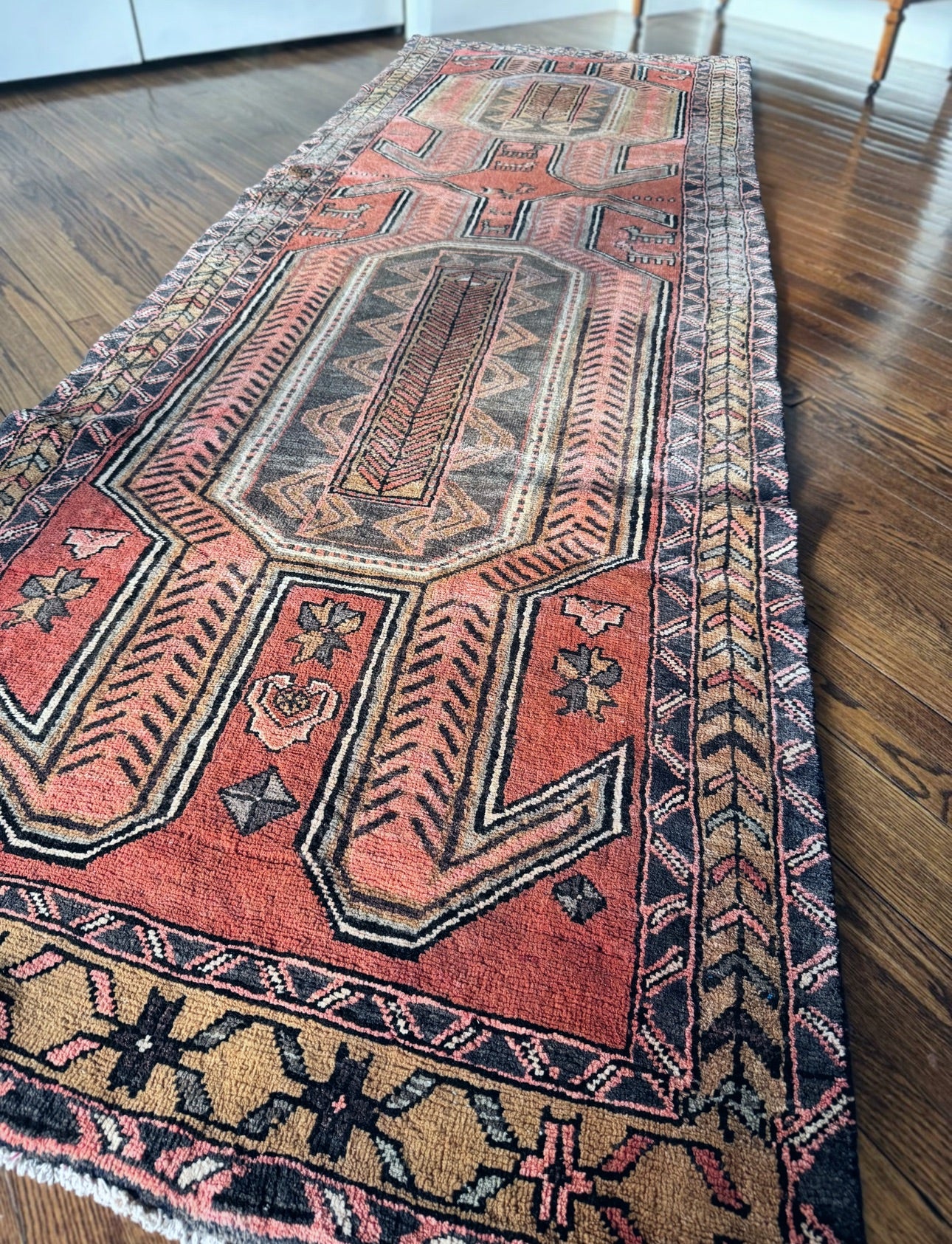 Vintage handmade Melon runner
3’8 x 11’