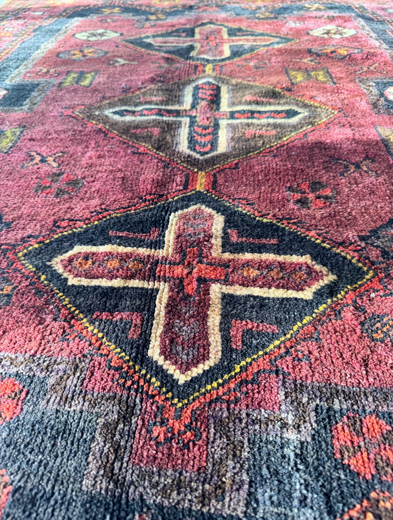 Vintage magenta Anatolian rug
4’7 x 7’7
