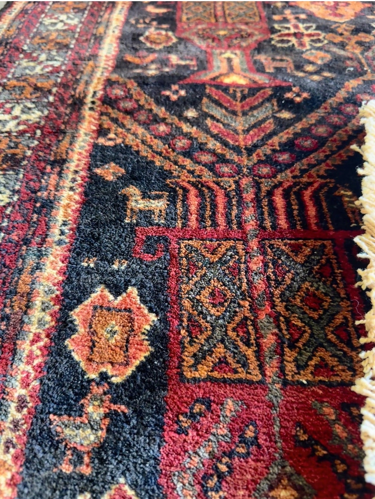 Vintage Anatolian “Fox & Hen” rug 3’5 x 8’4
