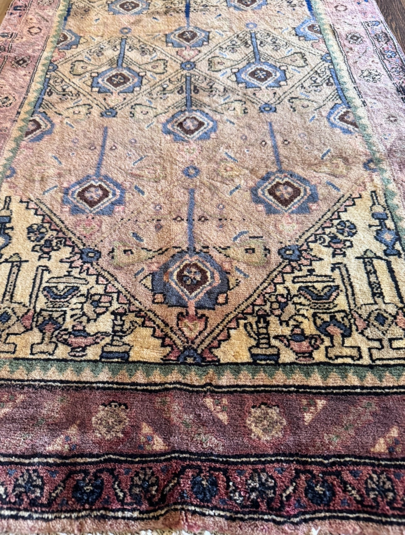 Vintage Medallion Turkish runner
2’10 x 10’4