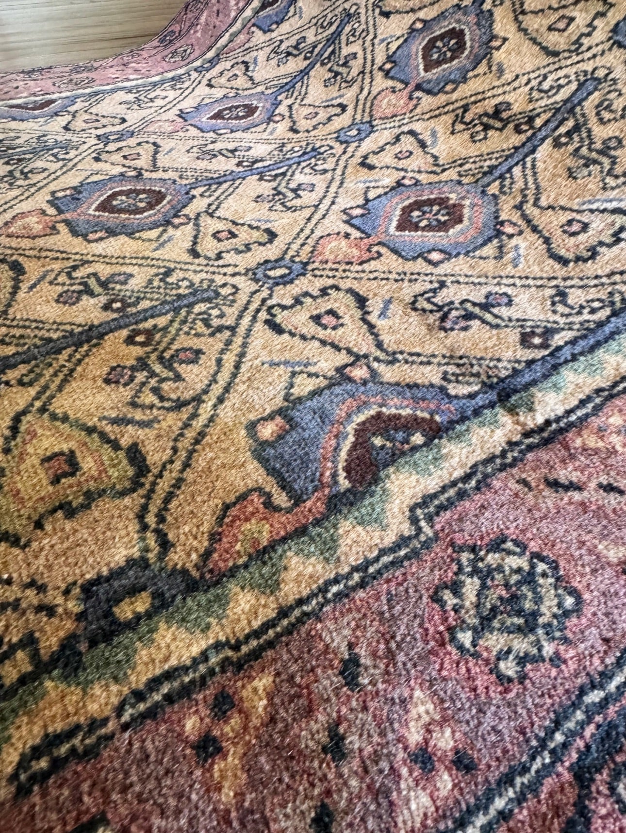 Vintage Medallion Turkish runner
2’10 x 10’4