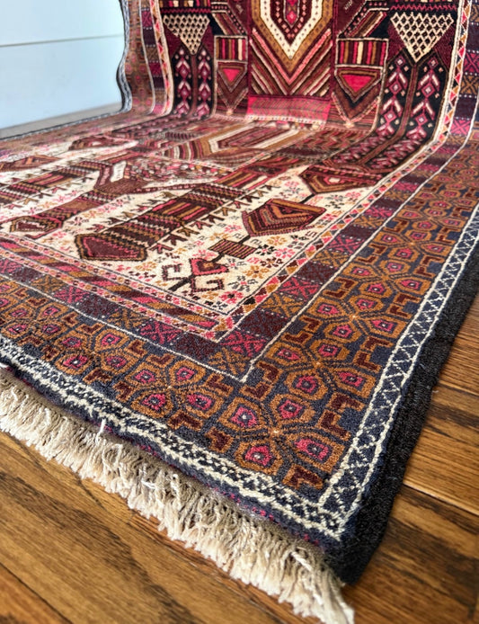 Vintage Tova Rug 4’ x 7’ Circa 1970s–1980s