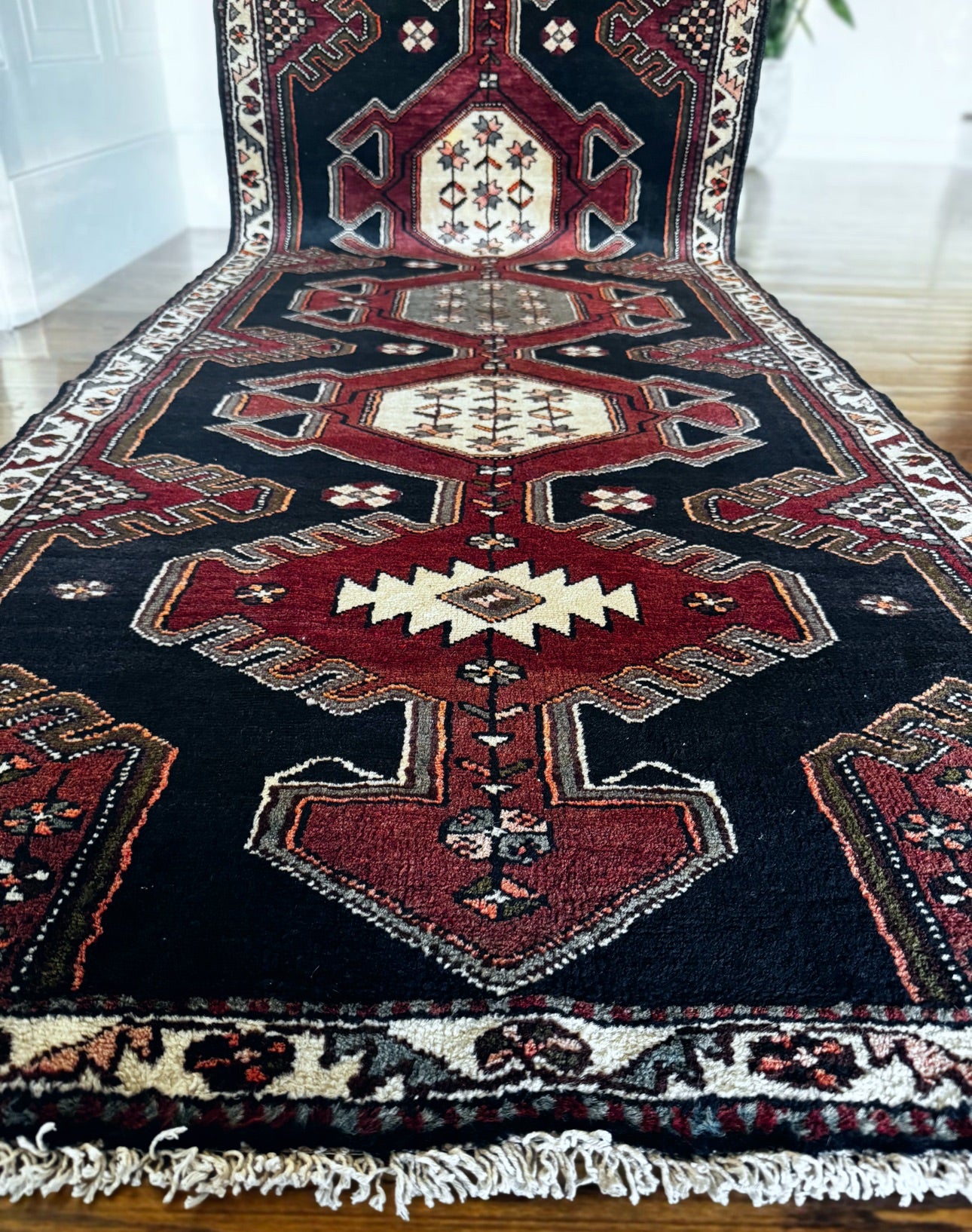 Vintage Noir Medallion Runner — 3’8″ × 10’5″