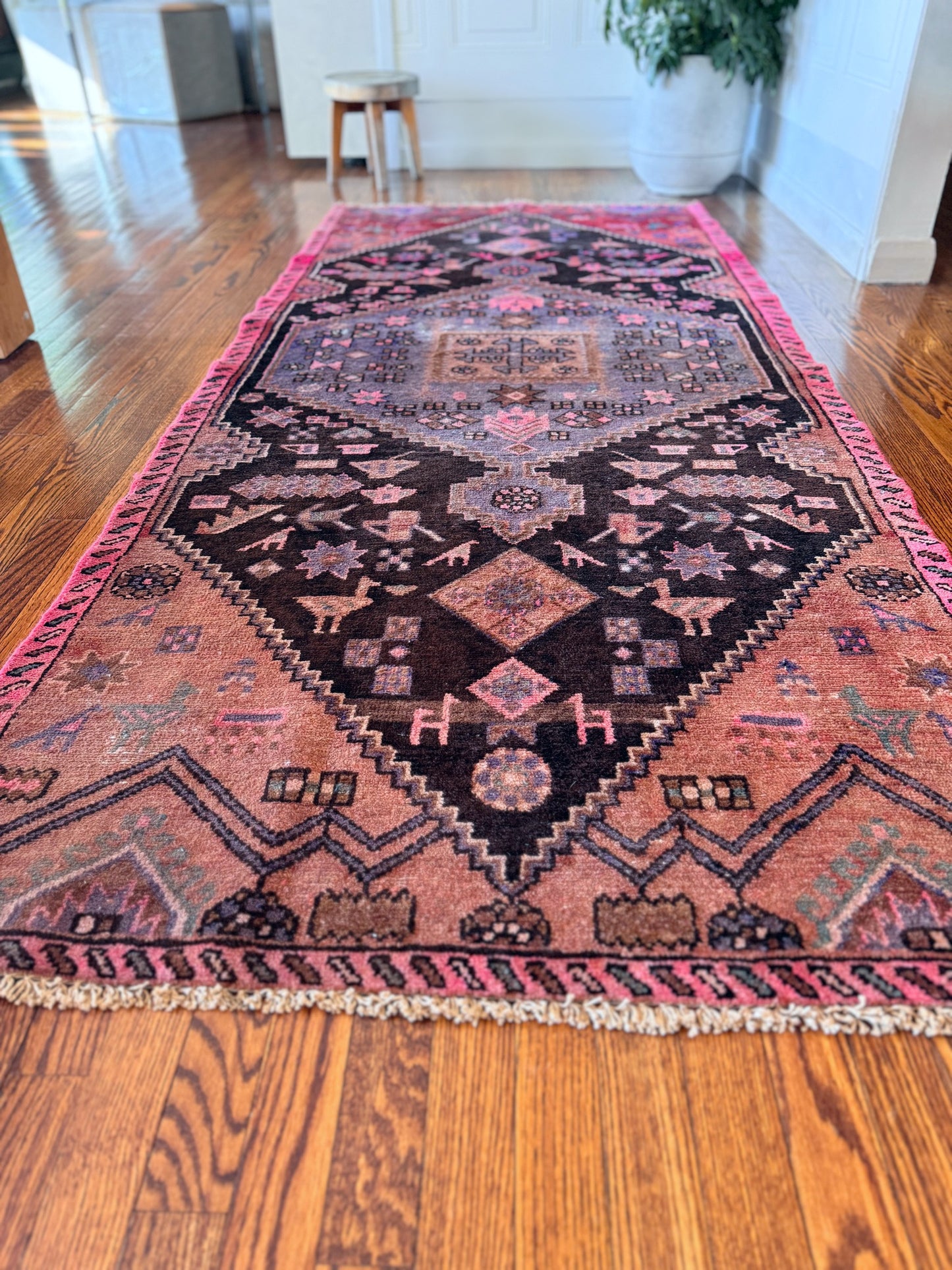 Vintage handmade Turkish rug
✨3.7ft X 8.4ft