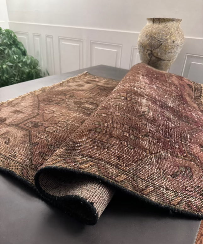 Vintage geometric Turkish Rug
3’ X 4’ 9”