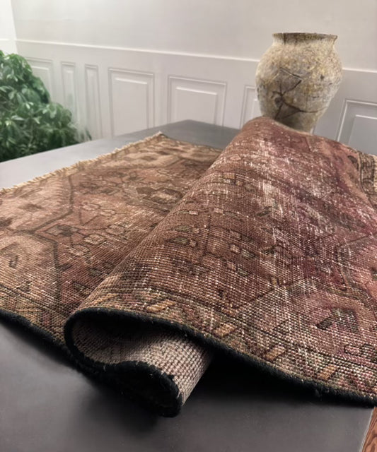 Vintage geometric Turkish Rug
3’ X 4’ 9”