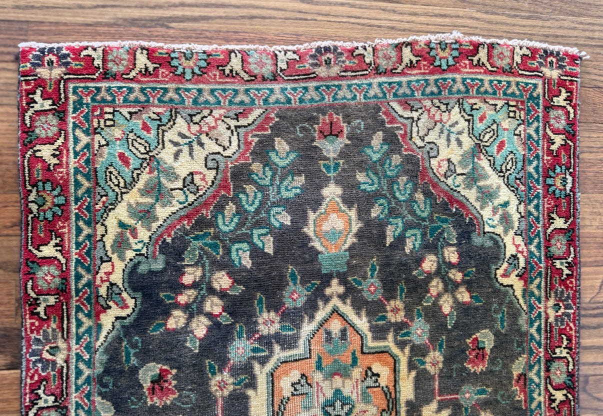 Vintage Olive Ink Medallion Rug 2’8 x 4’5 circa 1940-1955