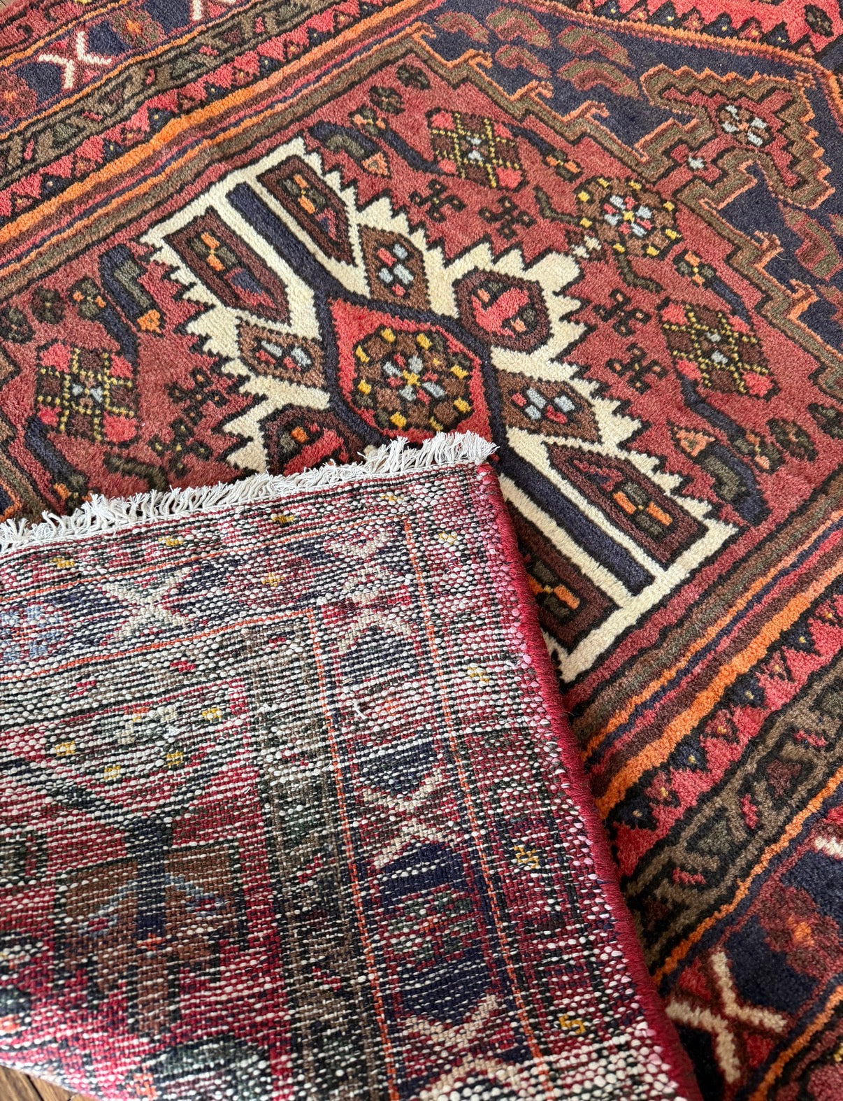 Vintage Crimson Star Medallion 3’4 x 4’8 circa 1910-1930