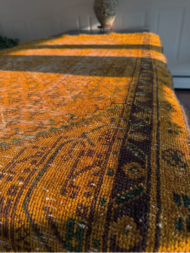 Vintage, Veg Dye, Hand knotted Turkish rug 3’ 9” X 6’ 5”