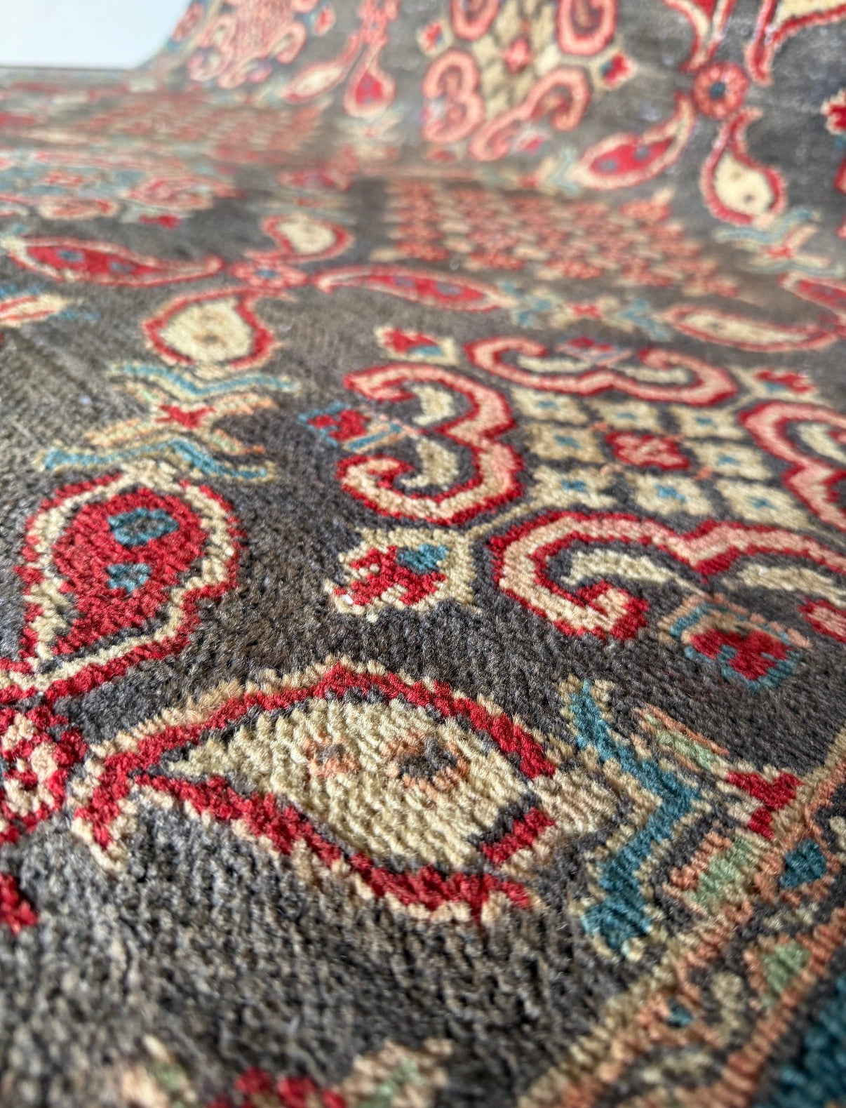 Vintage Iron Garden Malayer 4’ x 6’5 circa 1940-1950