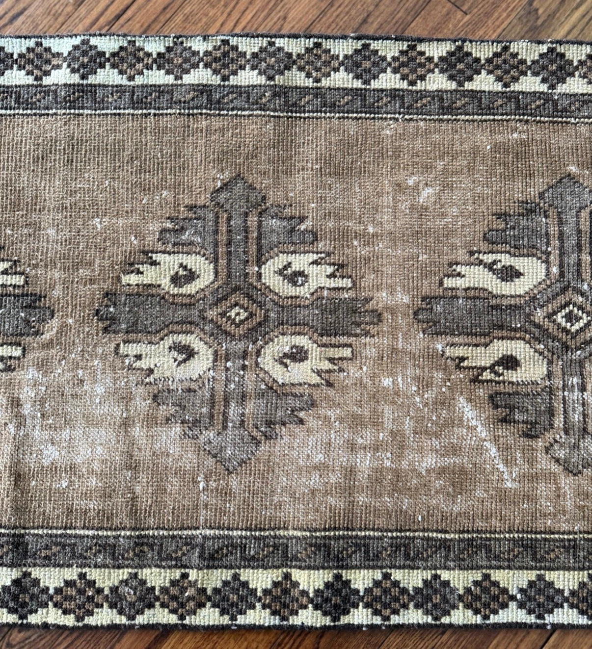 Vintage Bone Column Runner 2’10” x 10’6” circa 1900-1930