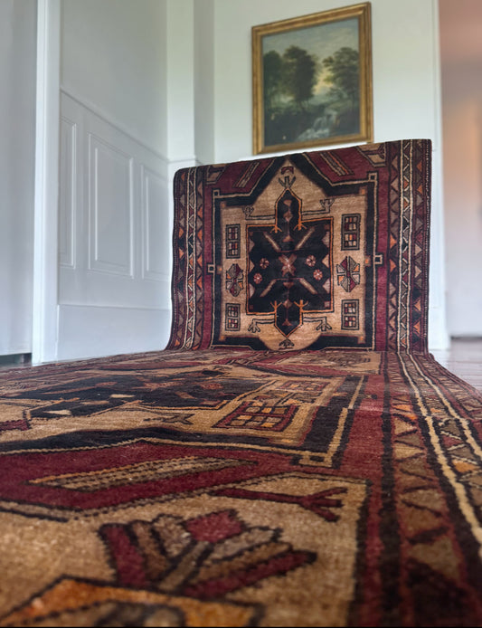 Vintage Nomad’s Medallion runner 4’ x 13’
