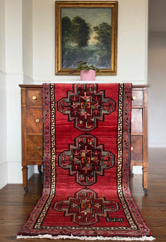 Vintage Coral Compass Hamadan 2’5 × 5 circa 1940-1950