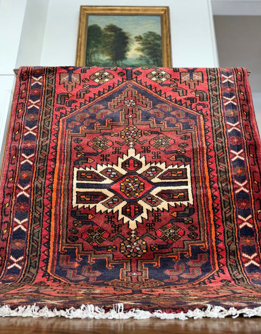 Vintage Crimson Star Medallion 3’4 x 4’8 circa 1910-1930