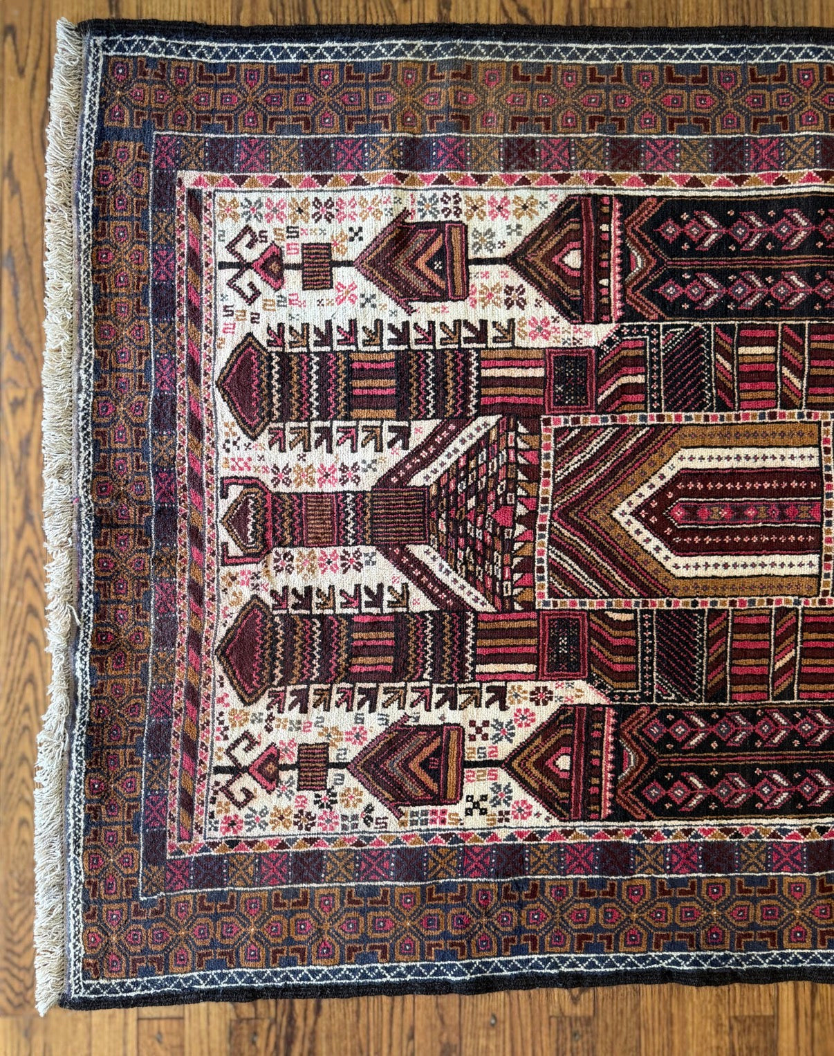 Vintage Tova Rug 4’ x 7’ Circa 1970s–1980s