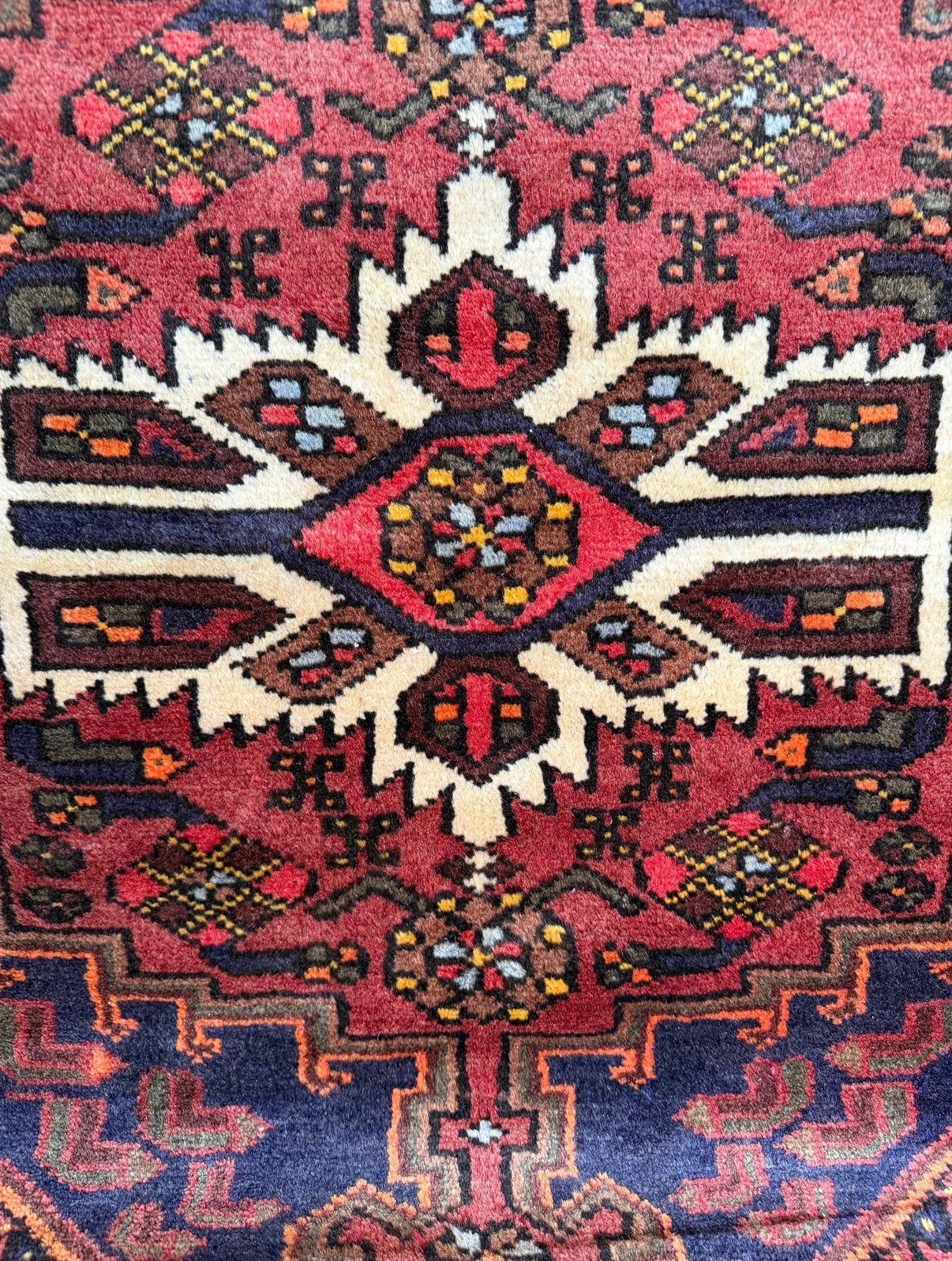 Vintage Crimson Star Medallion 3’4 x 4’8 circa 1910-1930