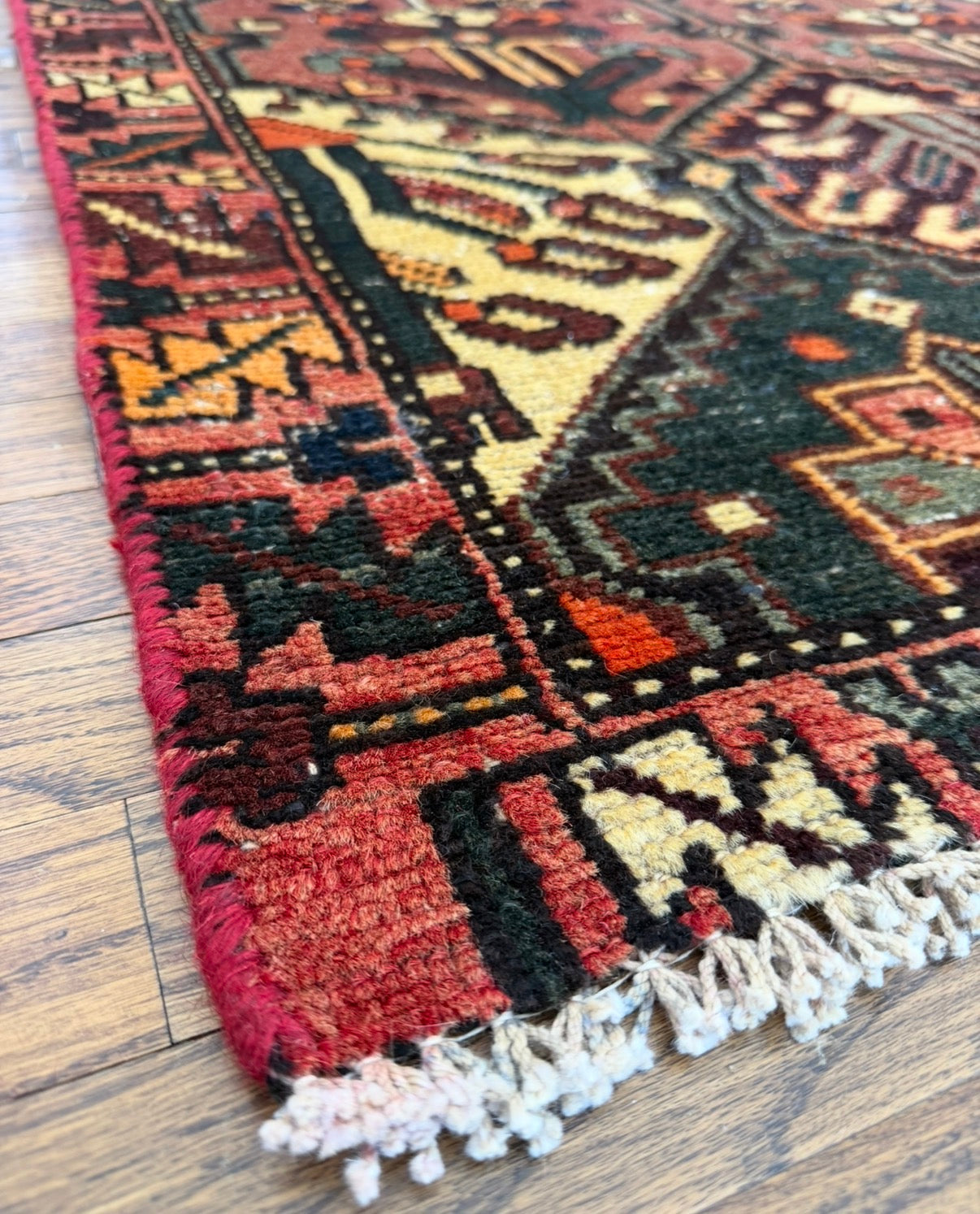 VINTAGE MOUNTAIN ORCHARD 3’5 x 4’5 circa 1945-1955