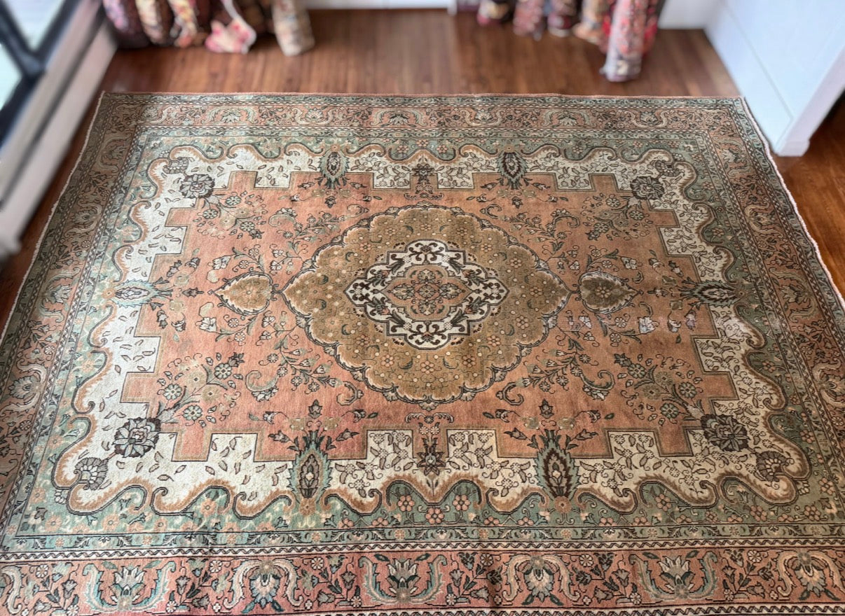 Vintage Verdant Heirloom Rug 9’9 x 12’6 circa 1920-1945