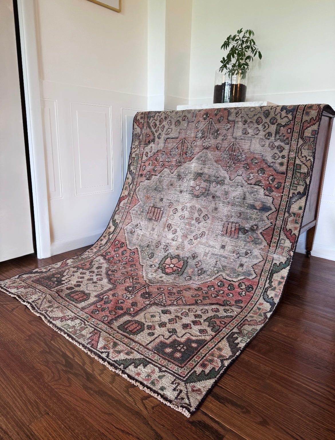 Vintage, Veg Dye, Hand knotted Turkish rug 4’ X 6’ 1”