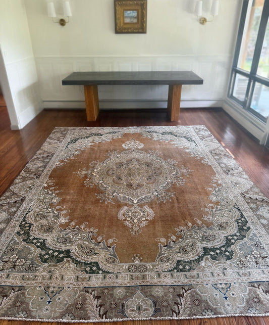 Tea Leaf & Celadon Medallion oushak 9’ x 11’6