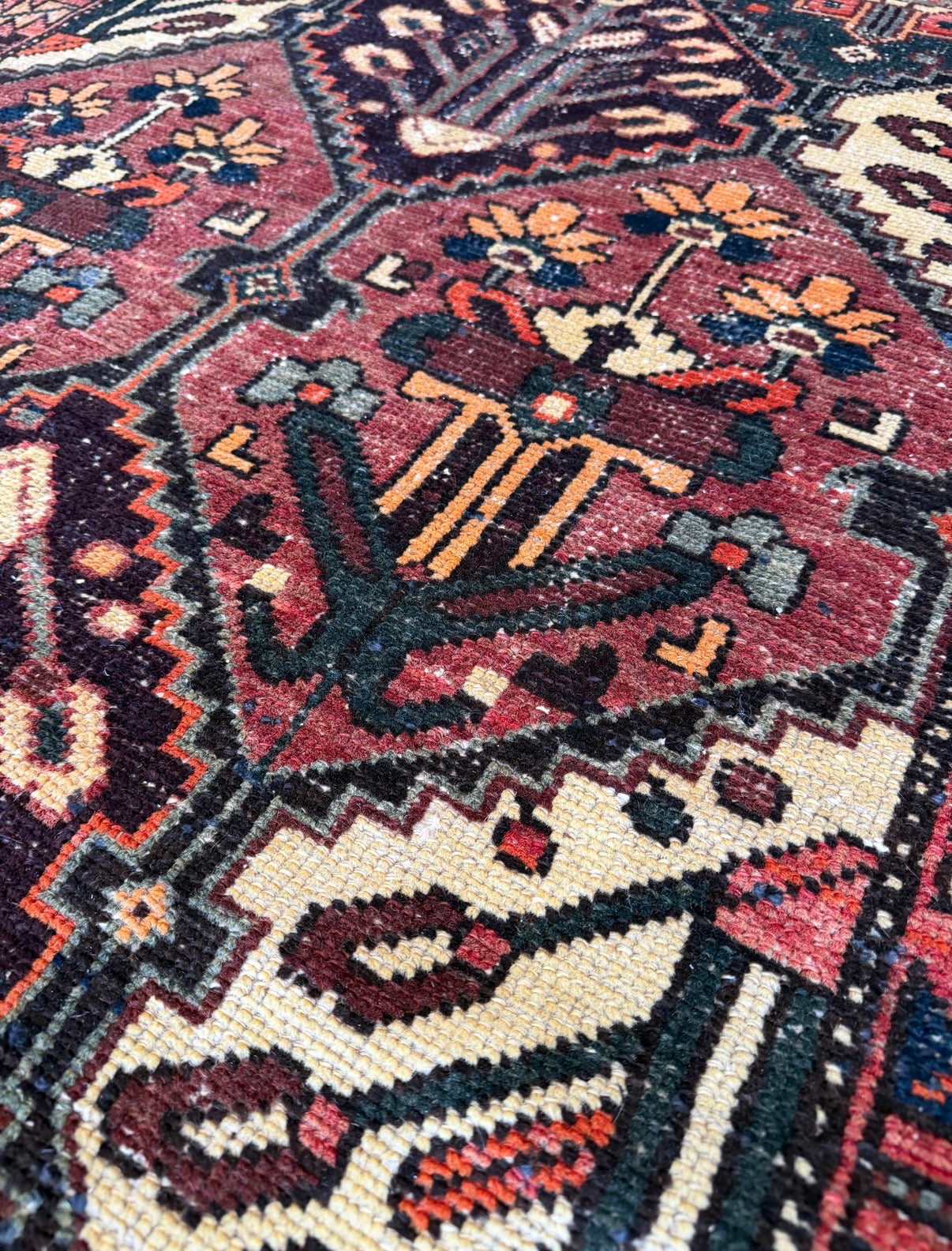 VINTAGE MOUNTAIN ORCHARD 3’5 x 4’5 circa 1945-1955