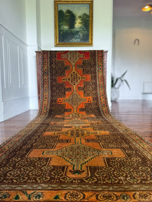Vintage stepped stone runner 3’2 x 9’3