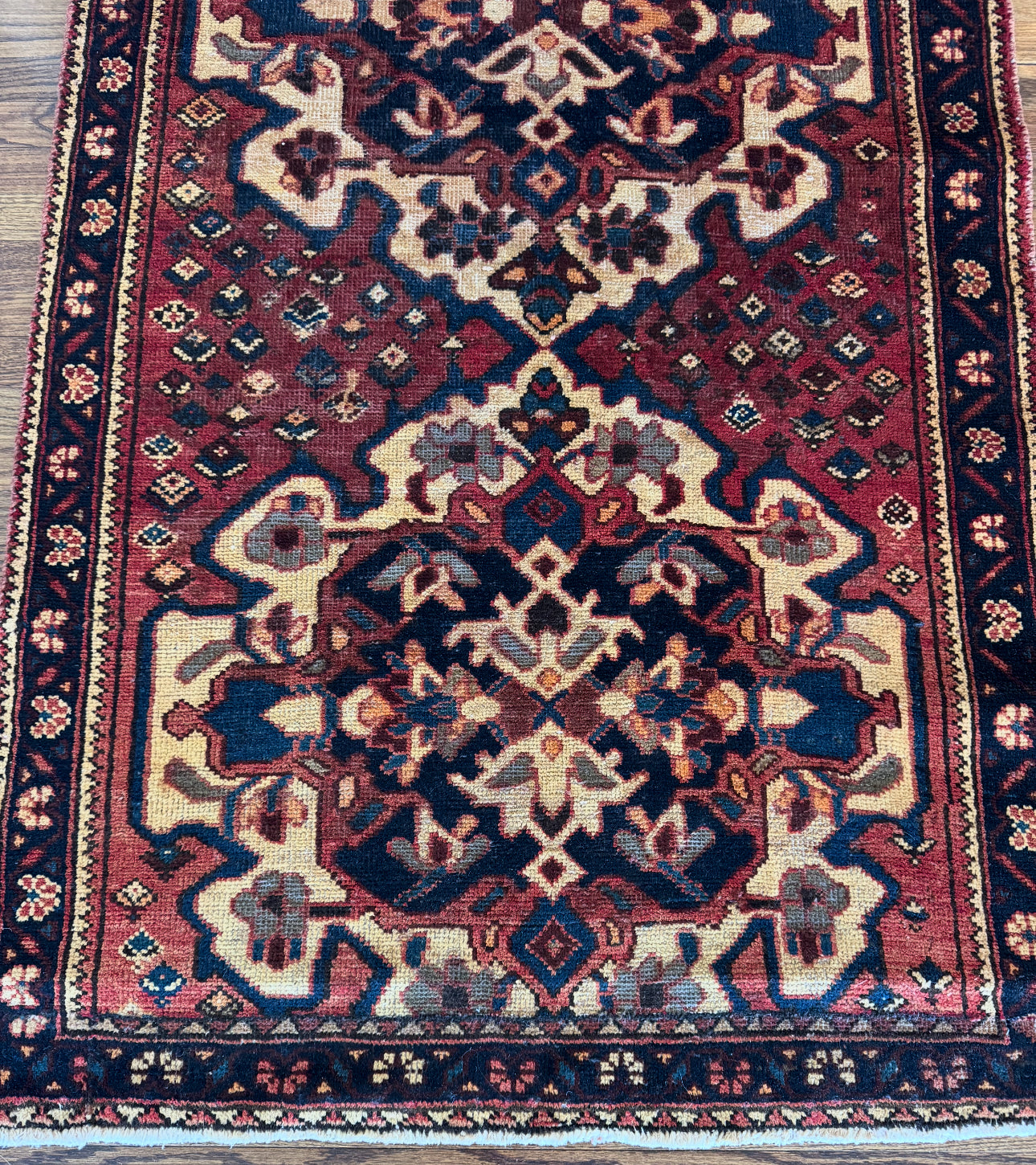 Vintage Burnt Fig Medallion  rug 3’6 x 6’6 circa 1935-45