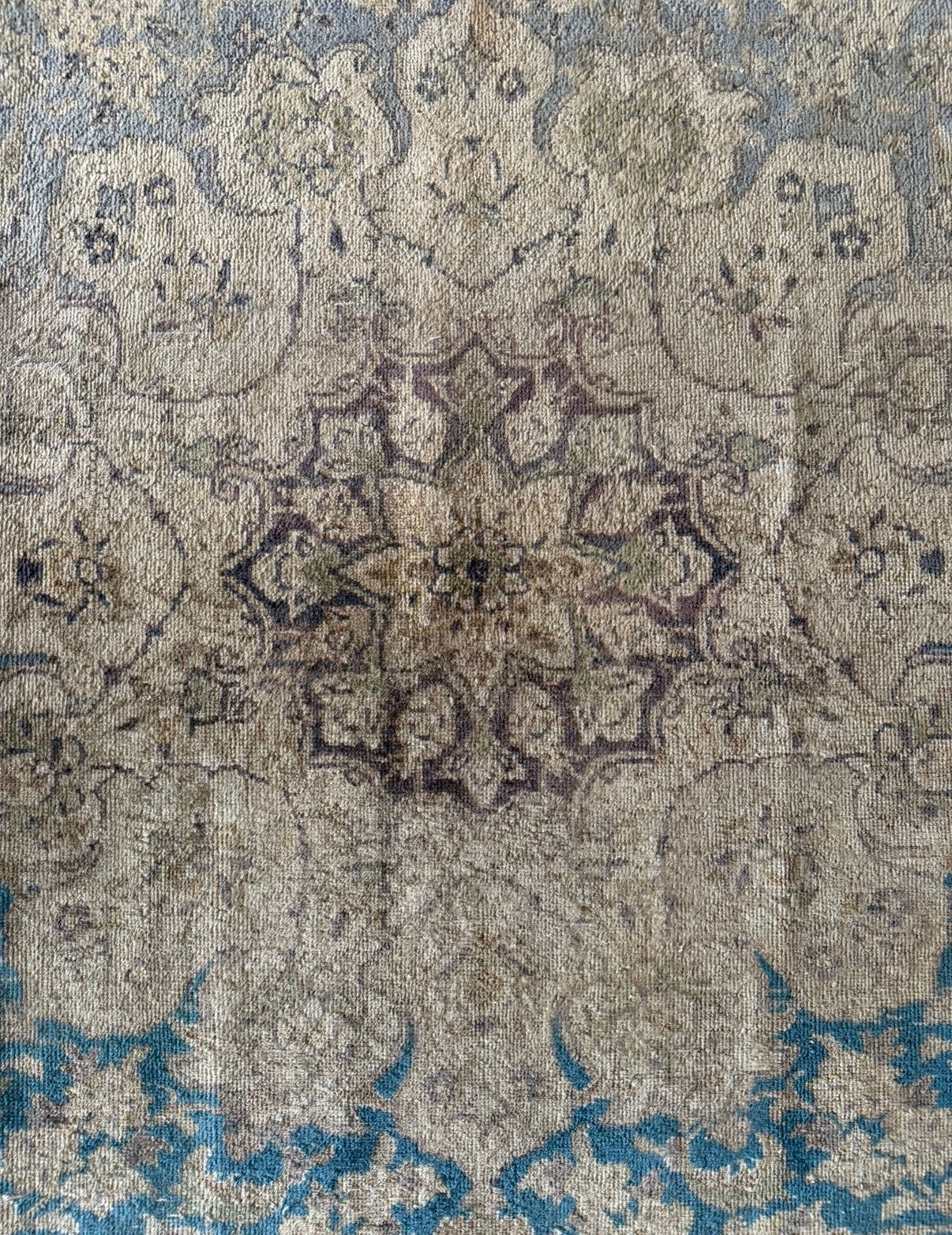 Vintage Celeste Rug 8’5 x 12’5 circa 1940-1950
