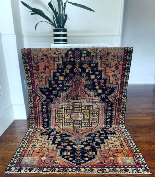 Vintage handmade Inky Diamond Medallion rug 3’8 x 5’10