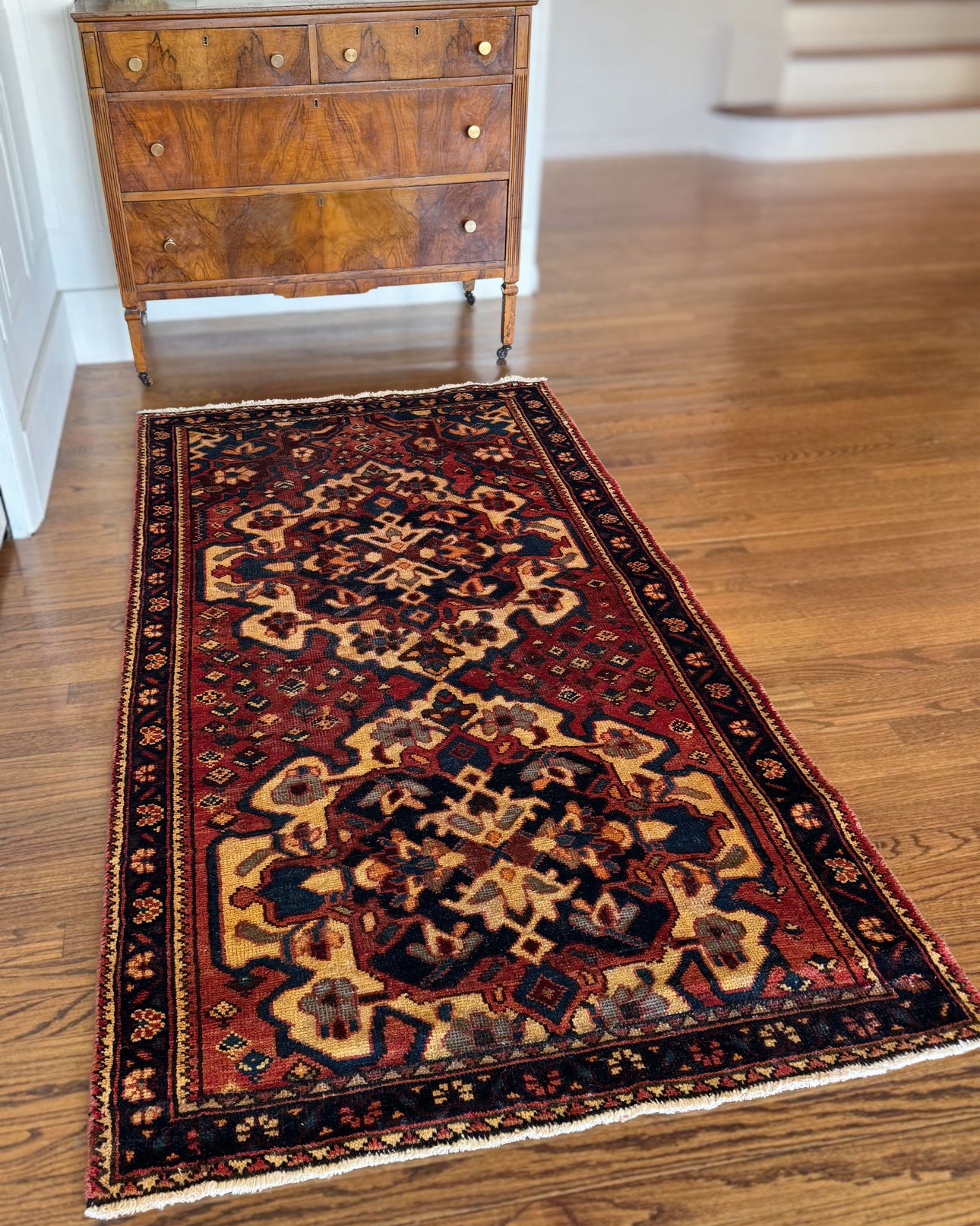 Vintage Burnt Fig Medallion  rug 3’6 x 6’6 circa 1935-45