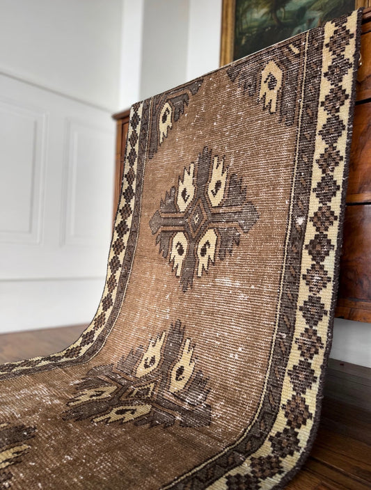 Vintage Bone Column Runner 2’10” x 10’6” circa 1900-1930