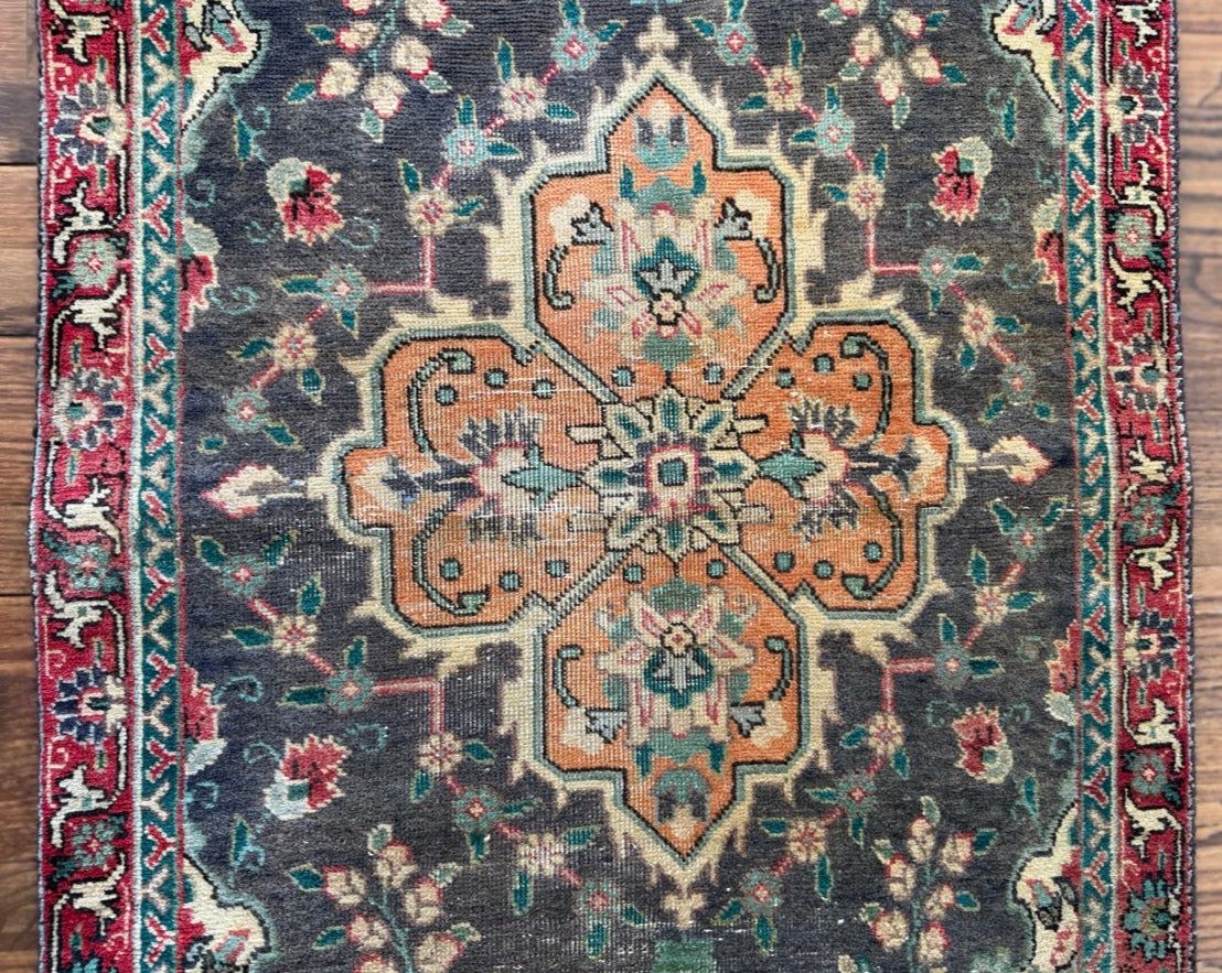 Vintage Olive Ink Medallion Rug 2’8 x 4’5 circa 1940-1955