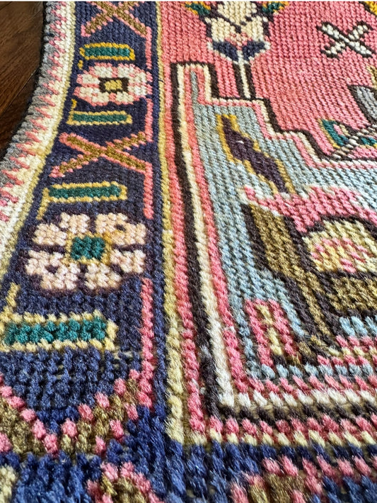 Semi vintage turkish hummingbird rug 3’1 x 4’6