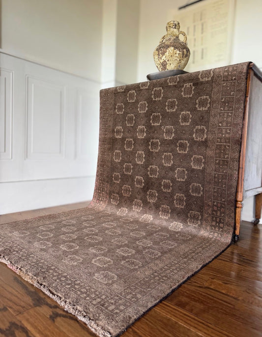 Vintage Cocoa Rosette Rug — 3′6″ × 6′8″ circa 1970-1980